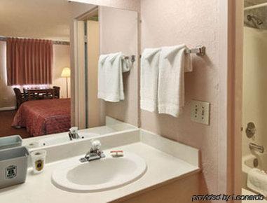 Americas Best Value Inn Такер Номер фото